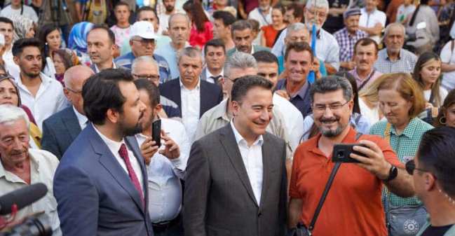 DEVA L BAKANI YUSUF BURAK EROL: AL BABACANA UAKTA YOUN LG VARDI!